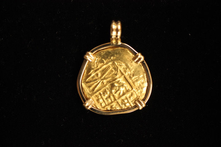 1715 Fleet, Two escudos mounted, 2024521 - Image 3