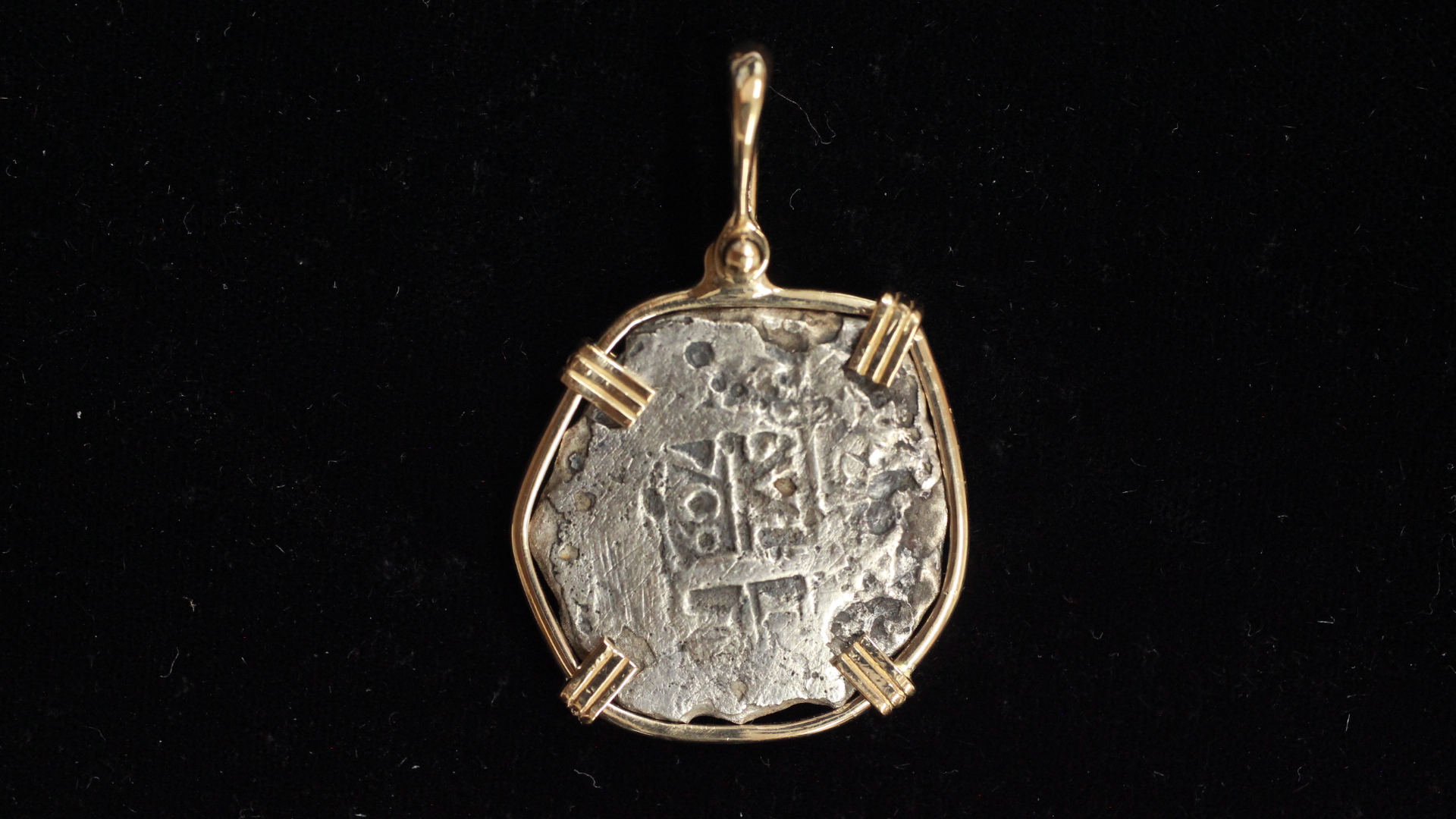 1715 Fleet, Four reales dated 1709, 2015479 - Image 2