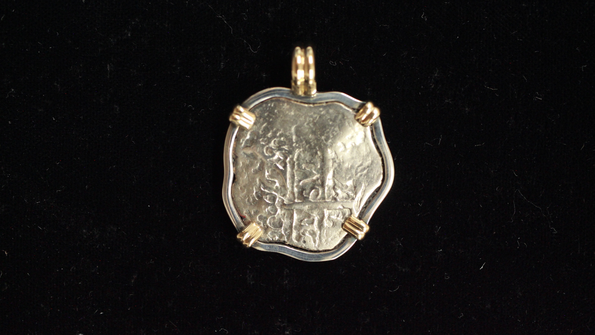 Unknown shipwreck dated 1740, 2 reales mounted, 2021314 - Image 2