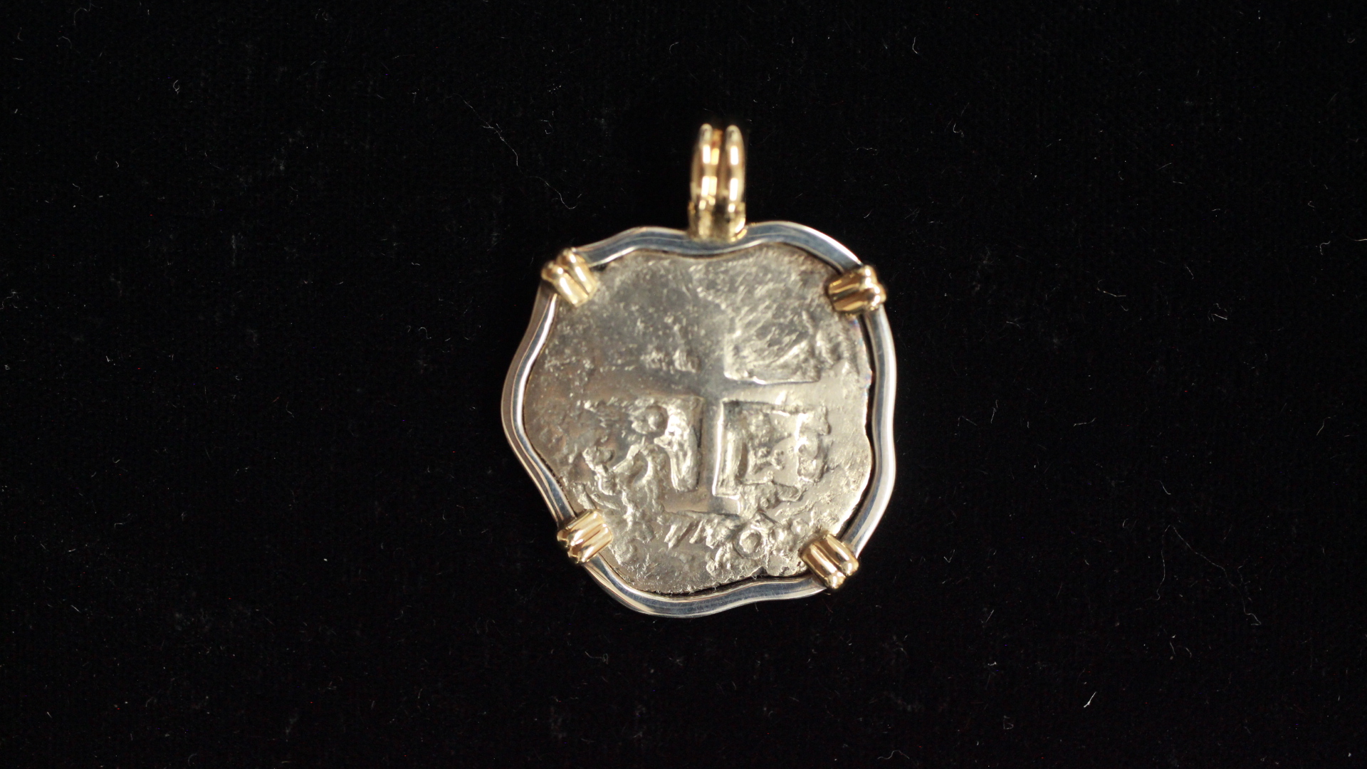 Unknown shipwreck dated 1740, 2 reales mounted, 2021314