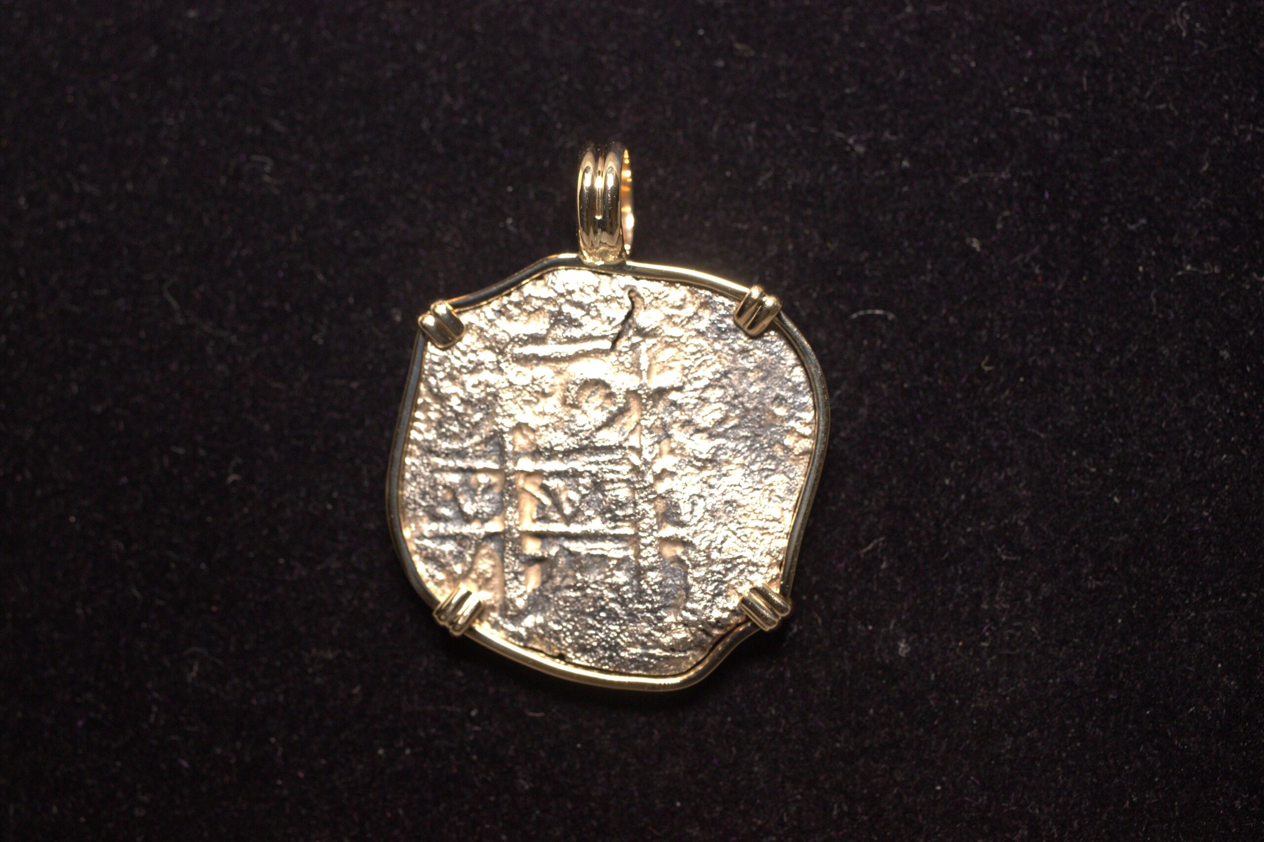 Unknown shipwreck dated 1712, 2 reales mounted, 2021318